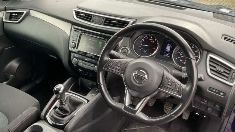 Nissan Qashqai 1.3 DiG-T N-Connecta 5dr Petrol Hatchback